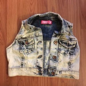 Denim sleeveless jacket